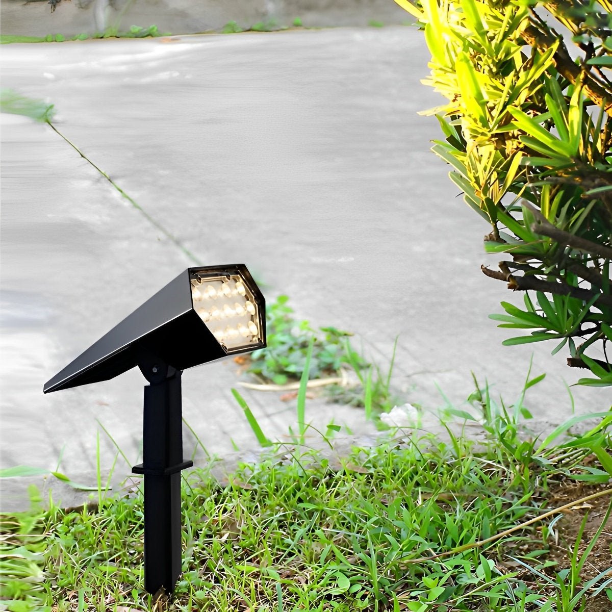 Adjustable Waterproof Multicolour Solar Spot Light With Sensor Landscape Lighting