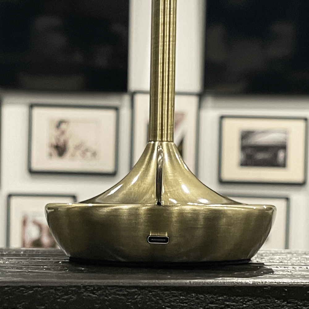 Vetra Wick Lamp